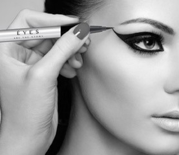 New Cosmetics for Dry Eyes: Makeup Tips for Sensitive Skin