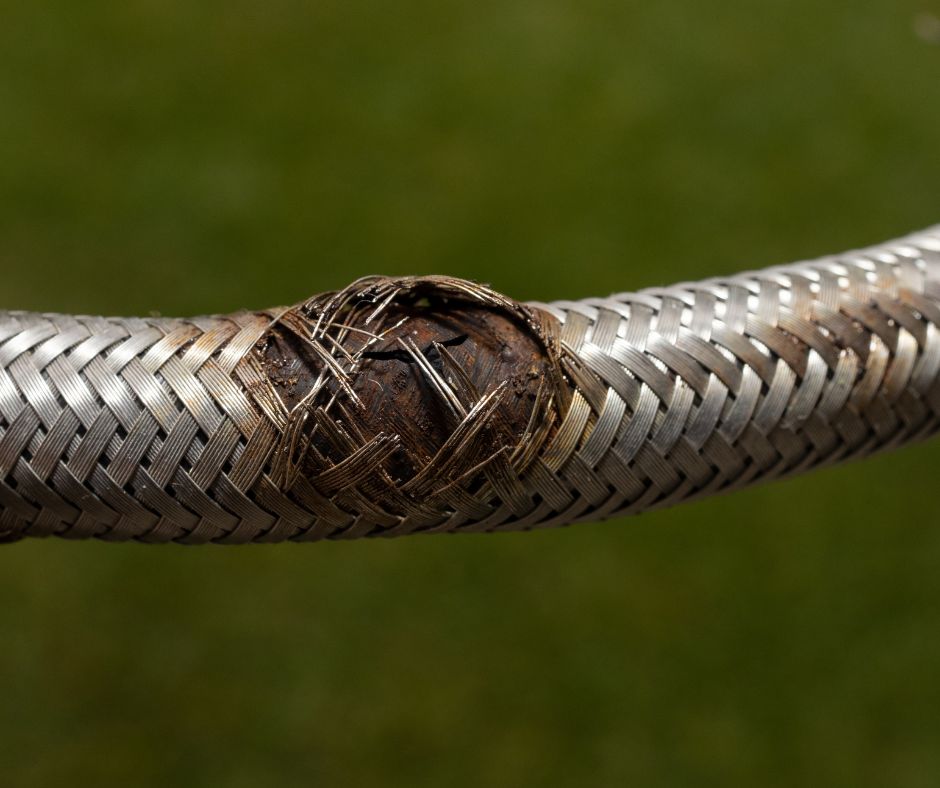 Emergency Plumber: Steps for Burst Pipes and Flexi Hoses
