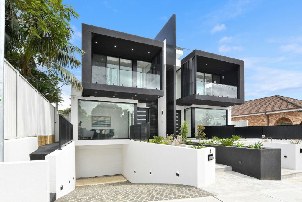 Building on a Sloping Block in Sydney: What to Expect