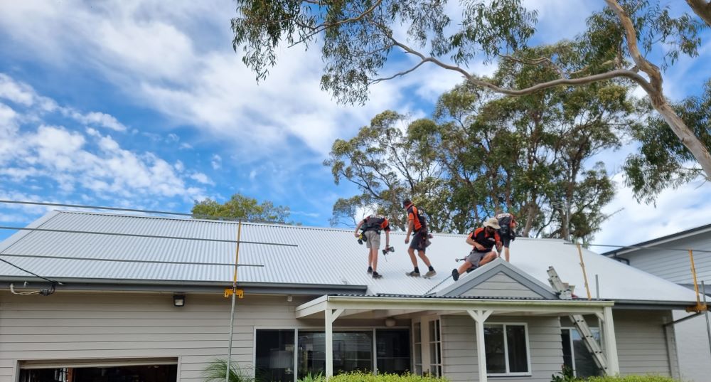 Metal Roofing Compared to Tile Roofing: Key Differences