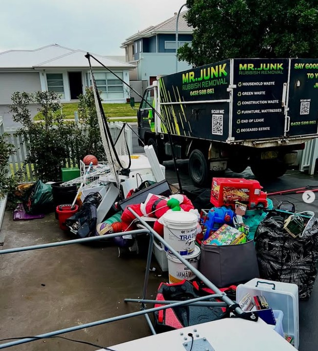 Hoarding Cleanouts: What to Expect and the Process Involved